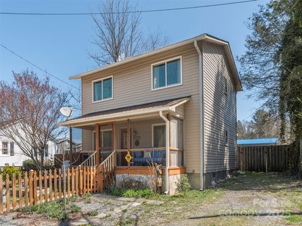 325 Richland Street sold home in Oak Forest Addition, Waynesville, NC