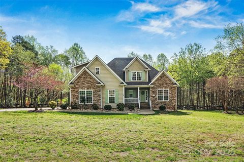 3207 Oak Ridge Circle sold home in Royal Oaks, Lincolnton, NC