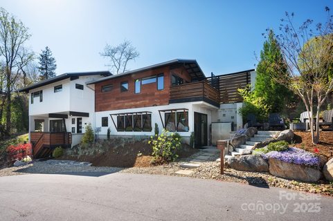 Previously sold for $777,327