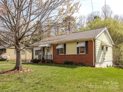 12 Birchwood Lane sold home in Parkway Forest, Asheville, NC