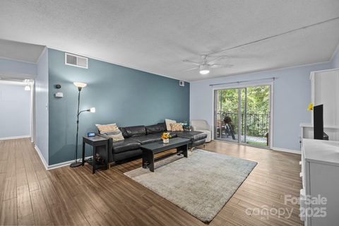 4754 Hedgemore Drive sold home in Franciscan Terrace, Charlotte, NC