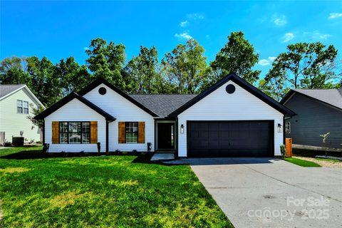 8811 Steelechase Drive sold home in Steelechase, Charlotte, NC