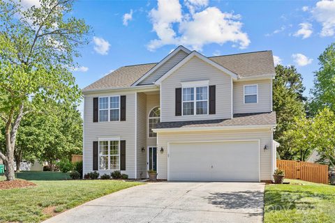 3831 Robeson Creek Drive sold home in Mckee Woods, Charlotte, NC