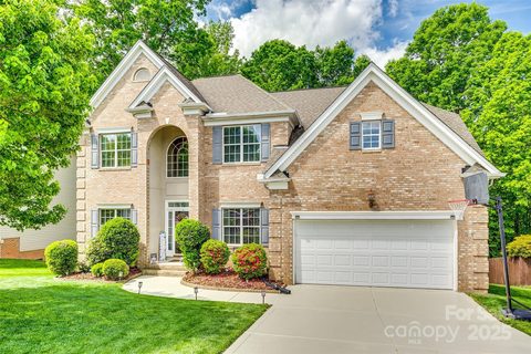 14818 Hawick Manor Lane sold home in Glenfinnan, Pineville, NC