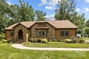 8835 Glencroft Road sold home in Mint Hill, SC