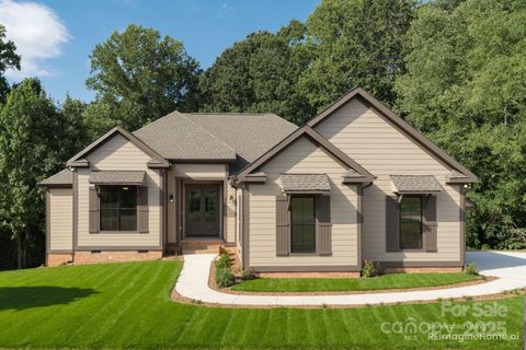 2596 Polo Lane sold home in The Paddocks, Maiden, NC