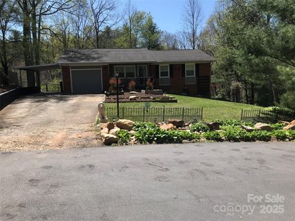 9 Woodland Court sold home in Botany Woods, Asheville, NC