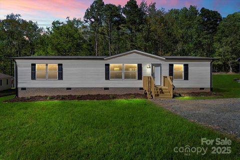 1649 Cloudburst Circle sold home in Sun Dance Hills, Lincolnton, NC