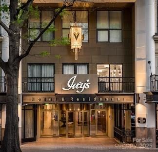 127 N Tryon Street 301 sold condo in Iveys Townhomes, Charlotte, NC