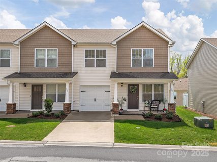 109 Whispering Way