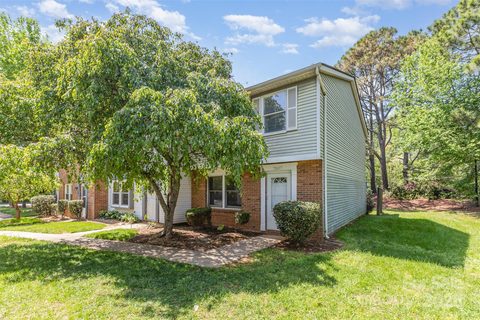 7507 Holly Grove Court sold townhome in Holly Grove, Charlotte, NC