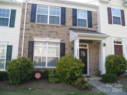 1960 Aston Mill Place sold townhome in Laurel Valley, Charlotte, NC