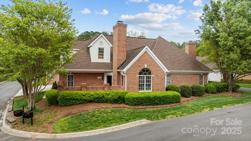7502 Hurstbourne Green Drive sold condo in Greenhurst at Piper Glen, Charlotte, NC
