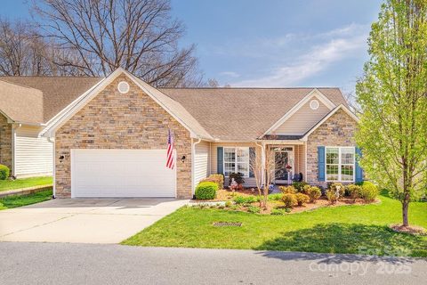 111 Eagle Creek Trail sold home in Eagle Pointe, Flat Rock, NC