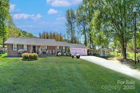 212 Brookwood Drive sold home in Woodbrook, Salisbury, NC