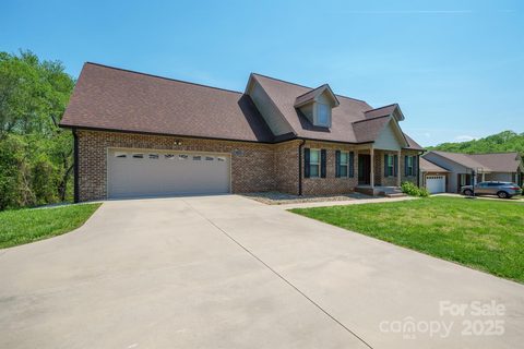 1592 Farmington Hills Drive sold home in Farmington Hills, Conover, NC