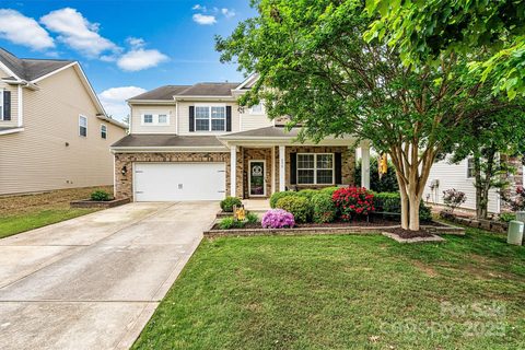 575 Marthas View Drive sold home in Fullerton Place, Huntersville, NC