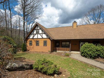 376 Overlook Drive sold condo in Alpine Village Resort, Burnsville, NC