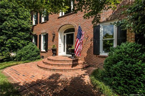 2104 Foxcroft Woods Lane sold home in Foxcroft Woods, Charlotte, NC