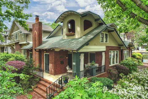 2229 Kenmore Avenue