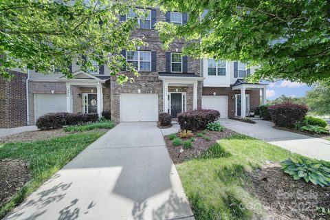 9862 Walkers Glen Drive sold townhome in Walkers Glen, Concord, NC