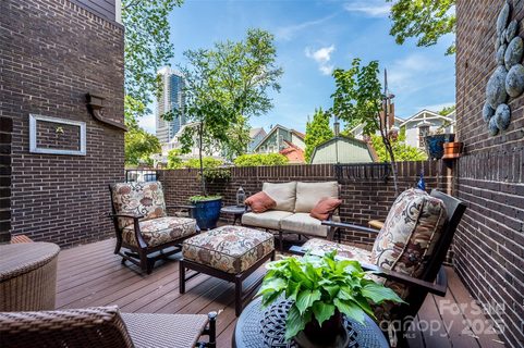 217 W 8th Street