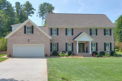 8012 Turnberry Lane