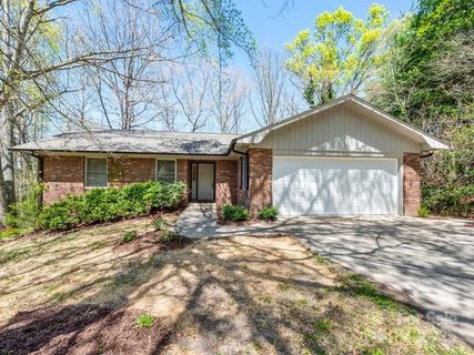 207 Trappers Trail sold home in Rambling Ridge, Hendersonville, NC