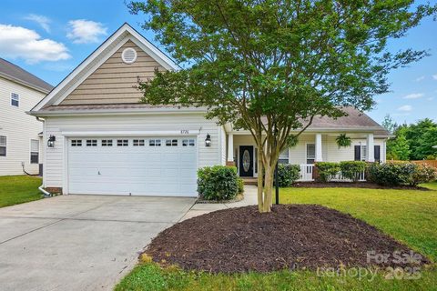 8726 Castle Cliff Drive sold home in Castle Cliff, Matthews, NC