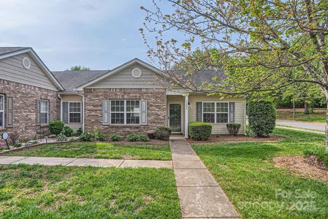 5604 Bradford Lake Lane sold condo in Village Glen, Charlotte, NC