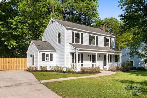 910 Lightwood Drive sold home in Wood Hollow, Matthews, NC