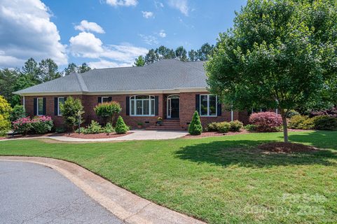 216 Commodore Court sold home in Harbortowne, Belmont, NC