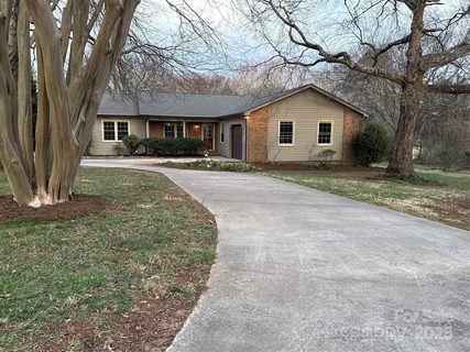 3498 Yorkland Drive sold home in Tanglewood Park, Hickory, NC