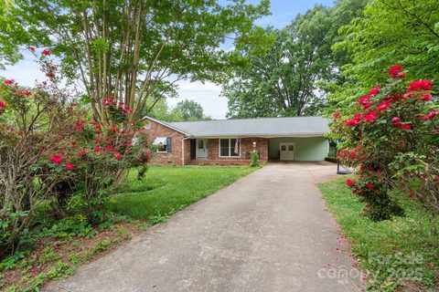 8903 Larchmont Circle sold home in westmoreland, Charlotte, NC