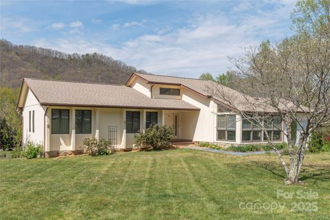 196 Timberline Drive sold home in Ivy Hill, Maggie Valley, NC