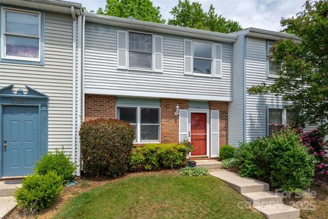 7309 Pebblestone Drive sold townhome in Waterford Townhomes, Charlotte, NC