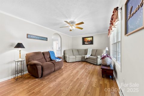 300 Scotland Drive sold home in Southwood, Kings Mountain, NC