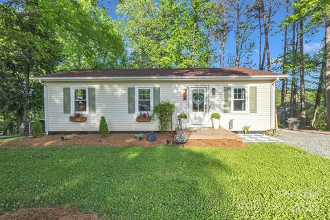 1420 Columbus Street sold home in Sunset Hills, Albemarle, NC