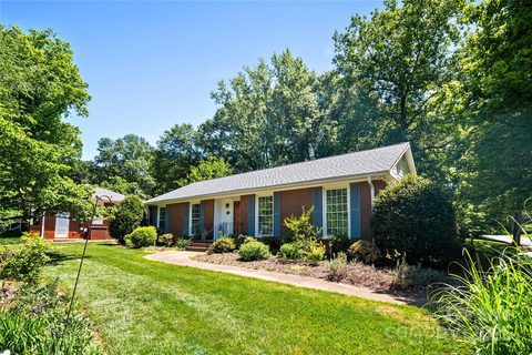2100 Stonewood Drive