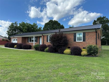 396 Pitts School Road sold home in Quail Hollow Park, Concord, NC