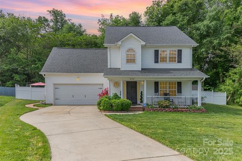 636 Sadler Glen Drive sold home in Sadler Ridge, Charlotte, NC