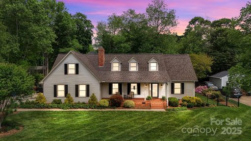 3022 8th Street Court sold home in Windsor Forest, Hickory, NC