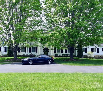 58 Towne Place Drive sold home in Towne Place, Hendersonville, NC