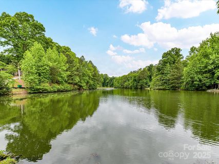 6017 Lake Providence Lane sold home in Lake Providence Estates, Charlotte, NC