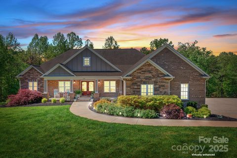 730 Oak Ridge Farms Circle sold home in Oak Ridge Farms, Newton, NC