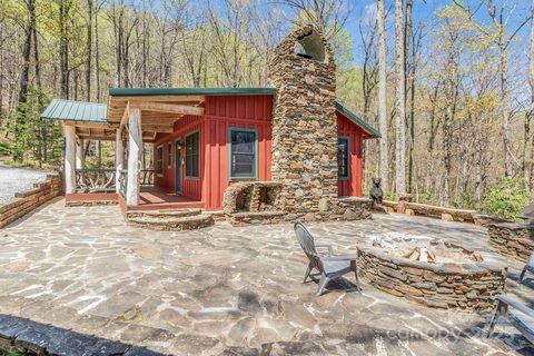 1160 Tanglewood Lane sold home in Lake Sheila, Saluda, NC