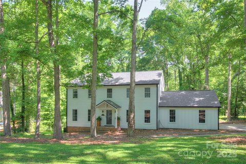 10501 Stonemede Lane sold home in Providence Ridge, Matthews, NC