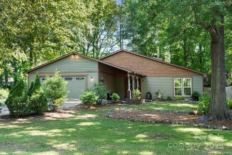 7357 Elwood Drive sold home in Fairfield Park, Charlotte, NC