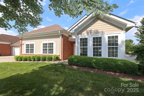 2114 N Castle Court sold townhome in Village Of St Andrews, Matthews, NC