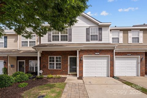 104 Clydesdale Court sold home in Wendover At Curry Place, Matthews, NC